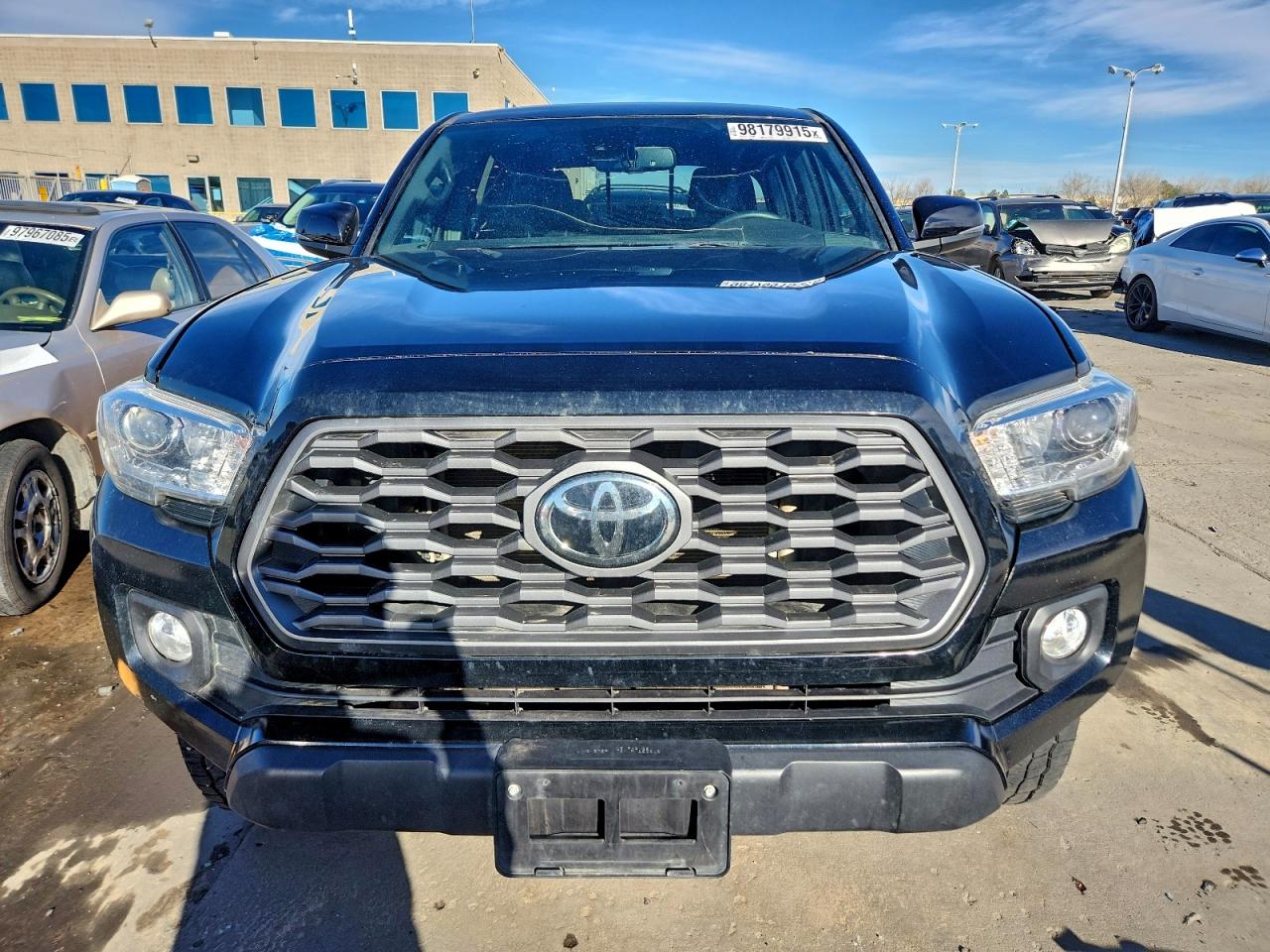 Toyota Tacoma Double Cab Image 3