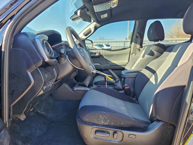 Toyota Tacoma Double Cab Image 5