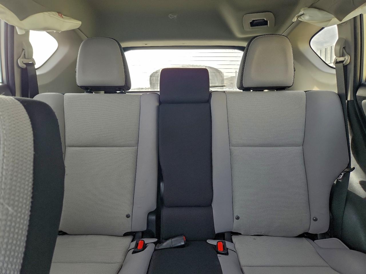 Toyota RAV4 Xle Image 10