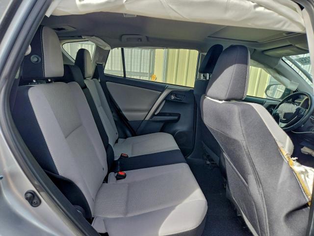 Toyota RAV4 Xle Image 4