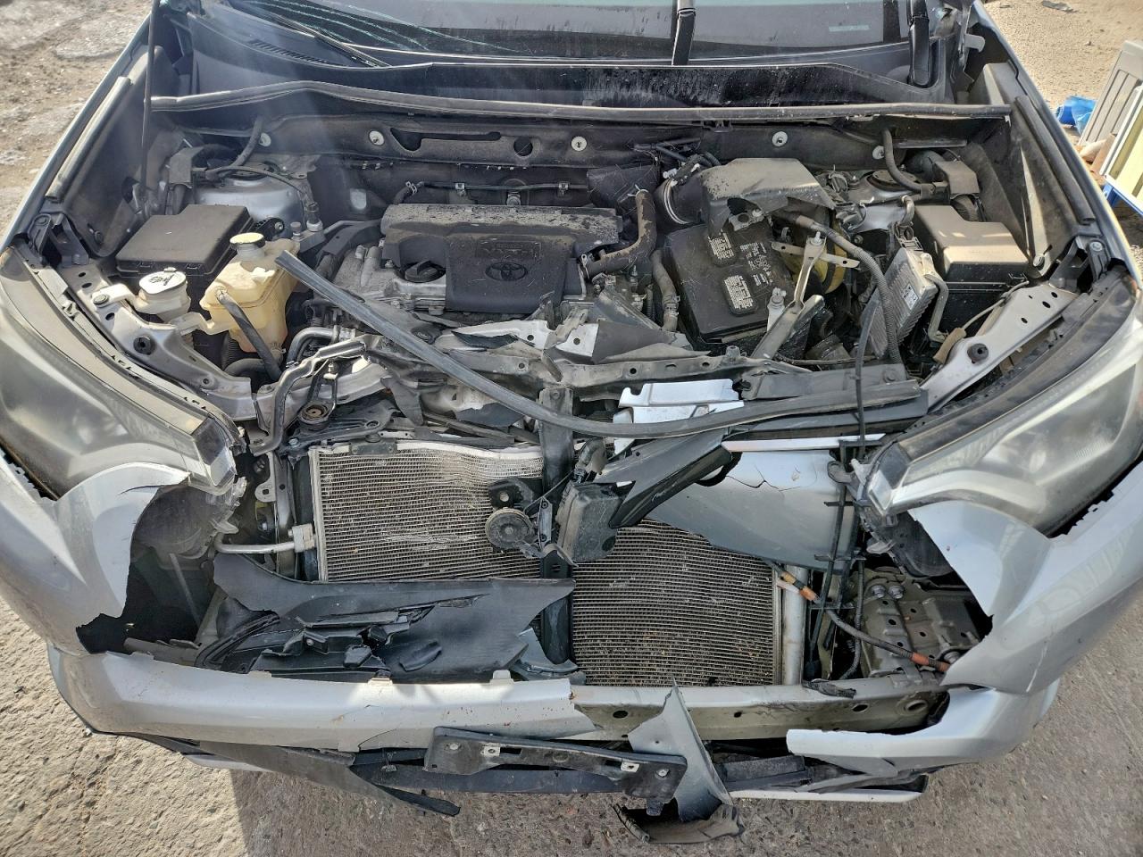 Toyota RAV4 Xle Image 3