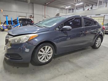  Salvage Kia Forte