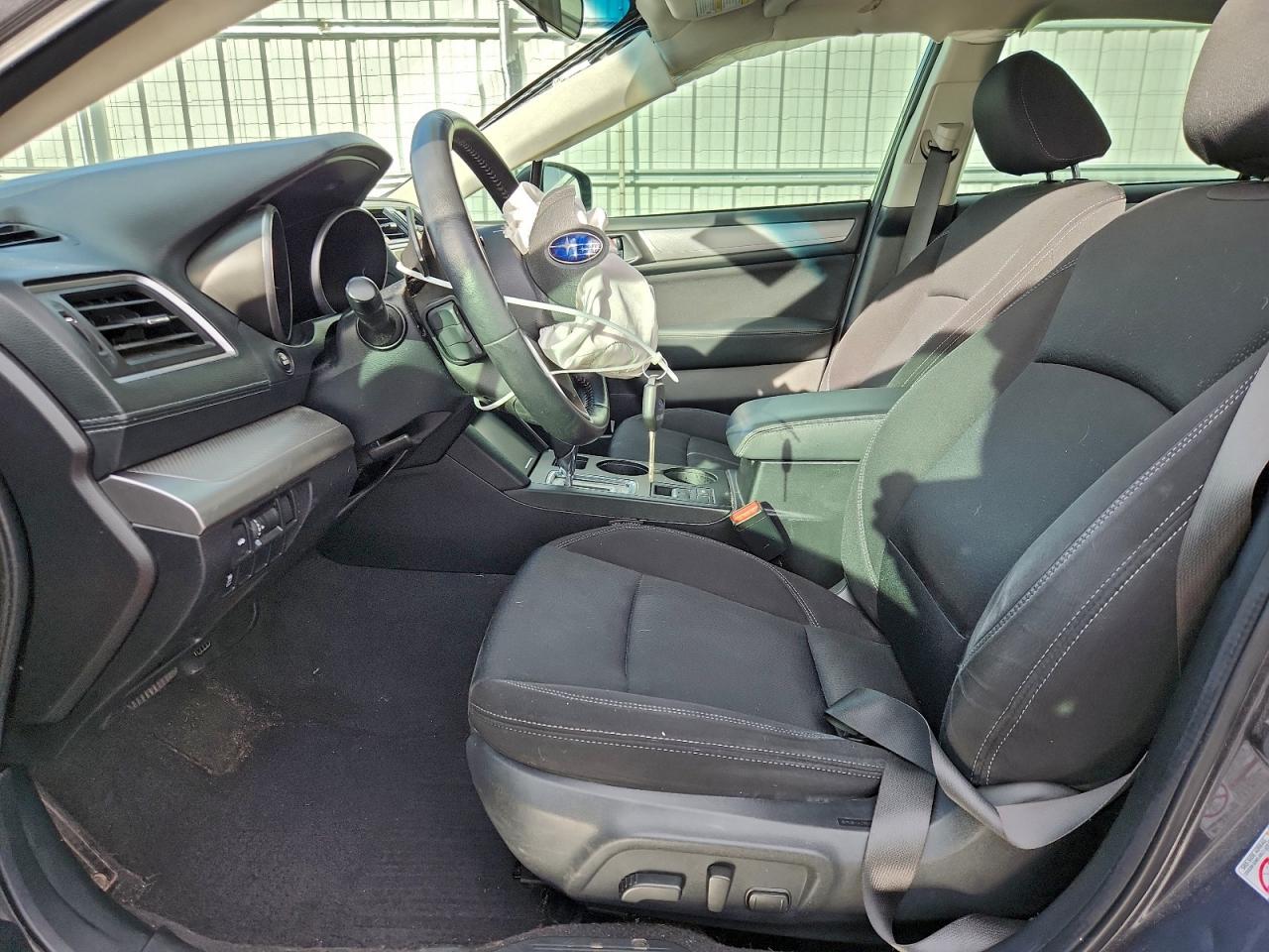 Subaru Legacy 2.5i Premium Image 8