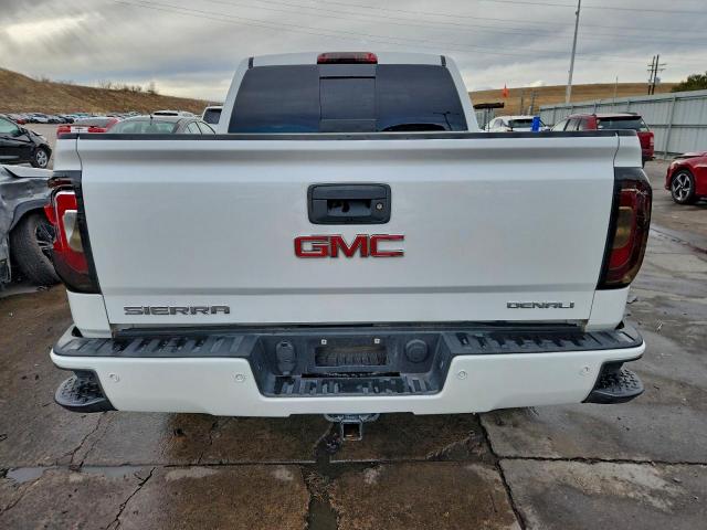 GMC Sierra K1500 Denali Image 5
