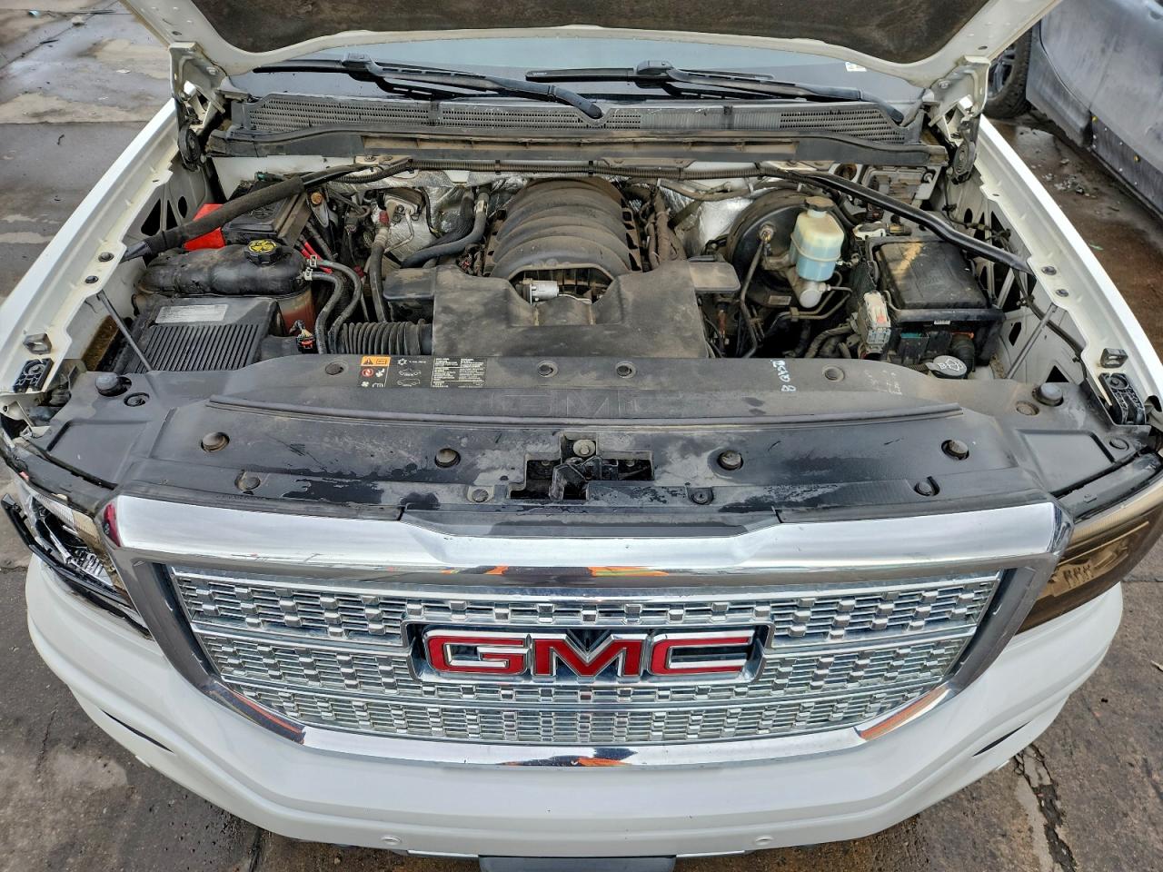 GMC Sierra K1500 Denali Image 10