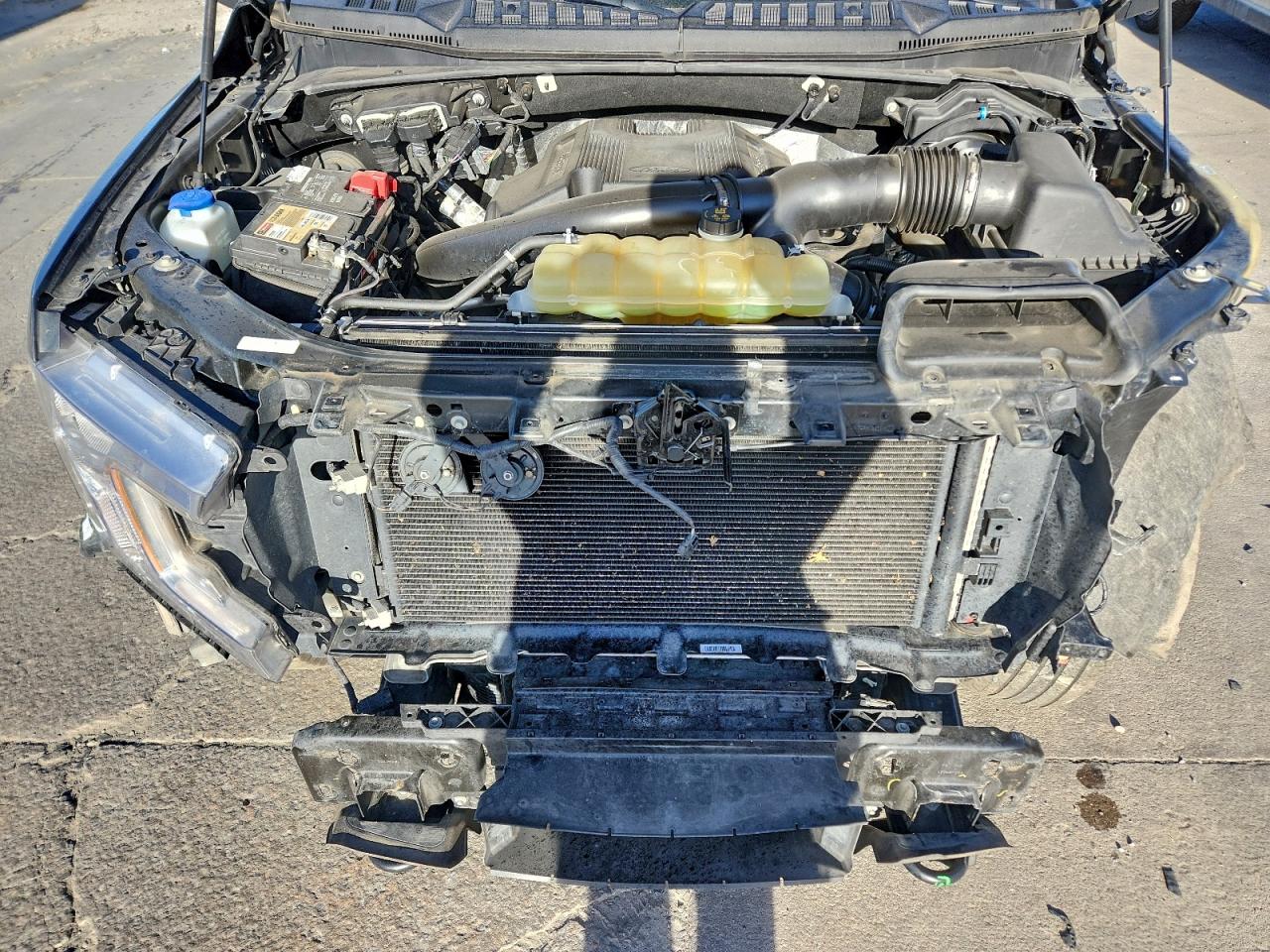 Ford F-150 Supercrew Image 8