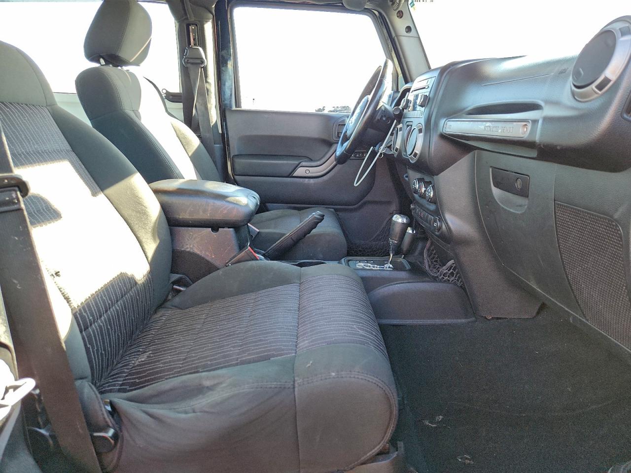 Jeep Wrangler Sport Image 12