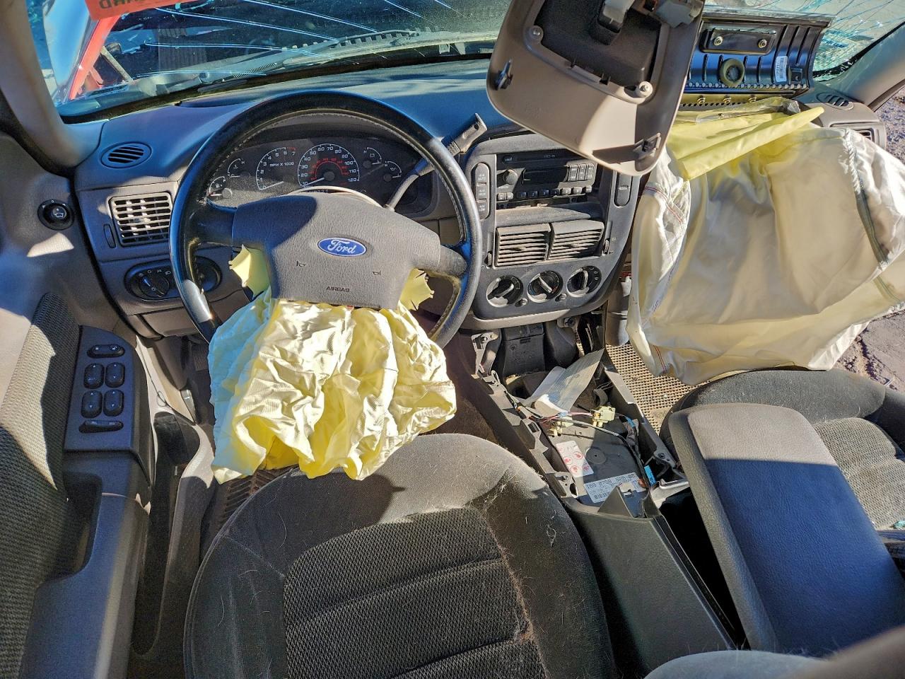 Ford Explorer Xlt Image 9