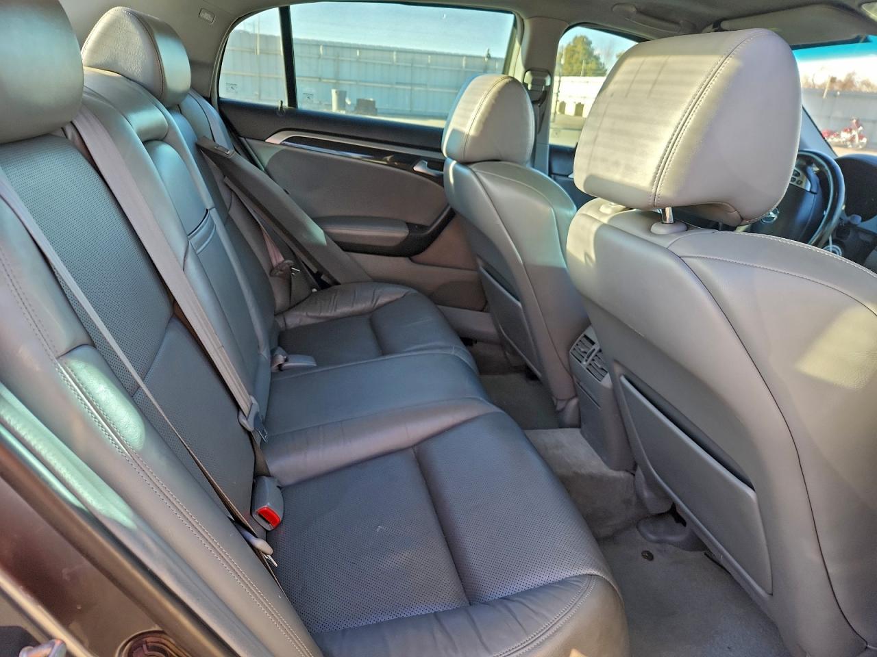 Acura TL Image 8