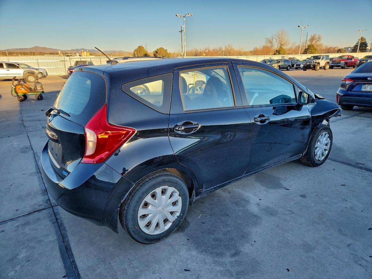 Nissan Versa S Image 4