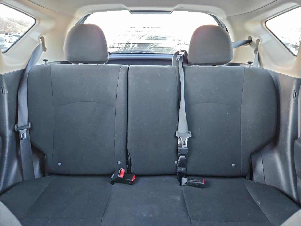 Nissan Versa S Image 8