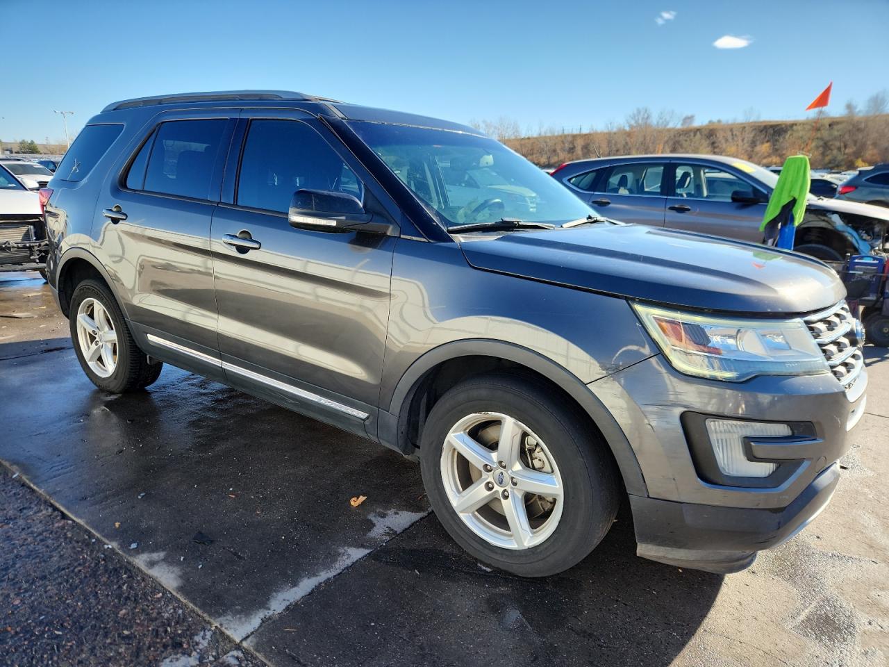 Ford Explorer Xlt Image 8