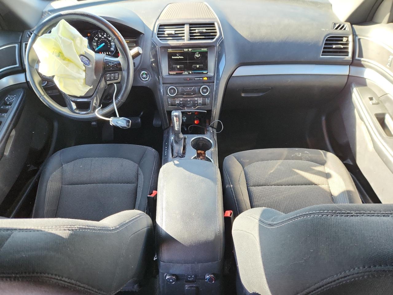 Ford Explorer Xlt Image 5