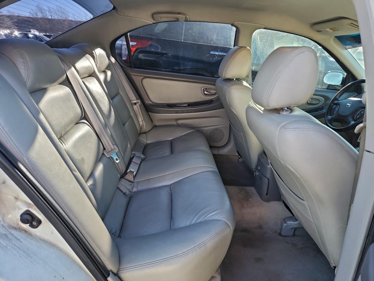 Nissan Maxima Gle Image 12