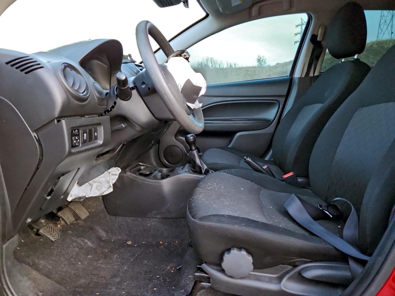 Mitsubishi Mirage Es Image 10