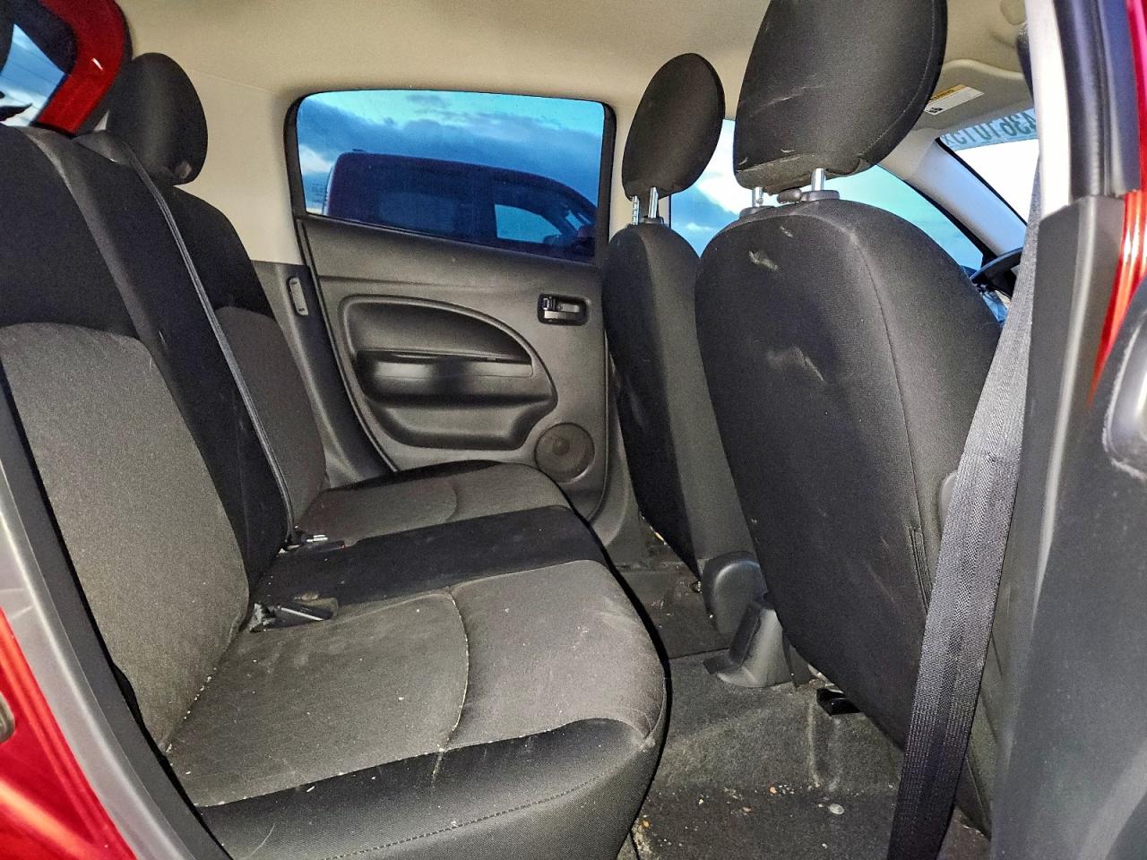 Mitsubishi Mirage Es Image 11