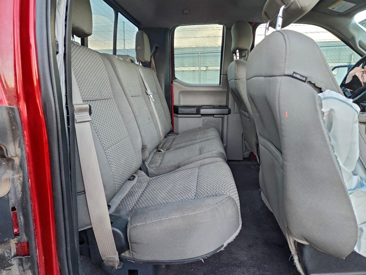 Ford F-150 Super Cab Image 12