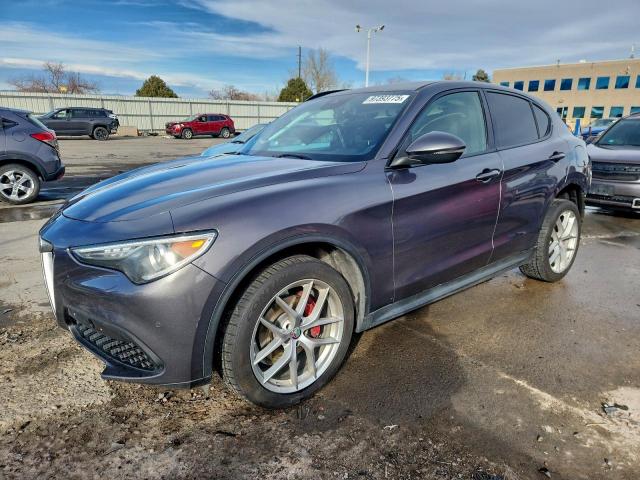  Salvage Alfa Romeo Stelvio
