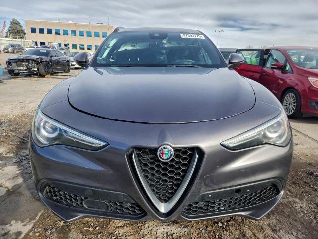 Alfa Romeo Stelvio Ti Sport Image 4