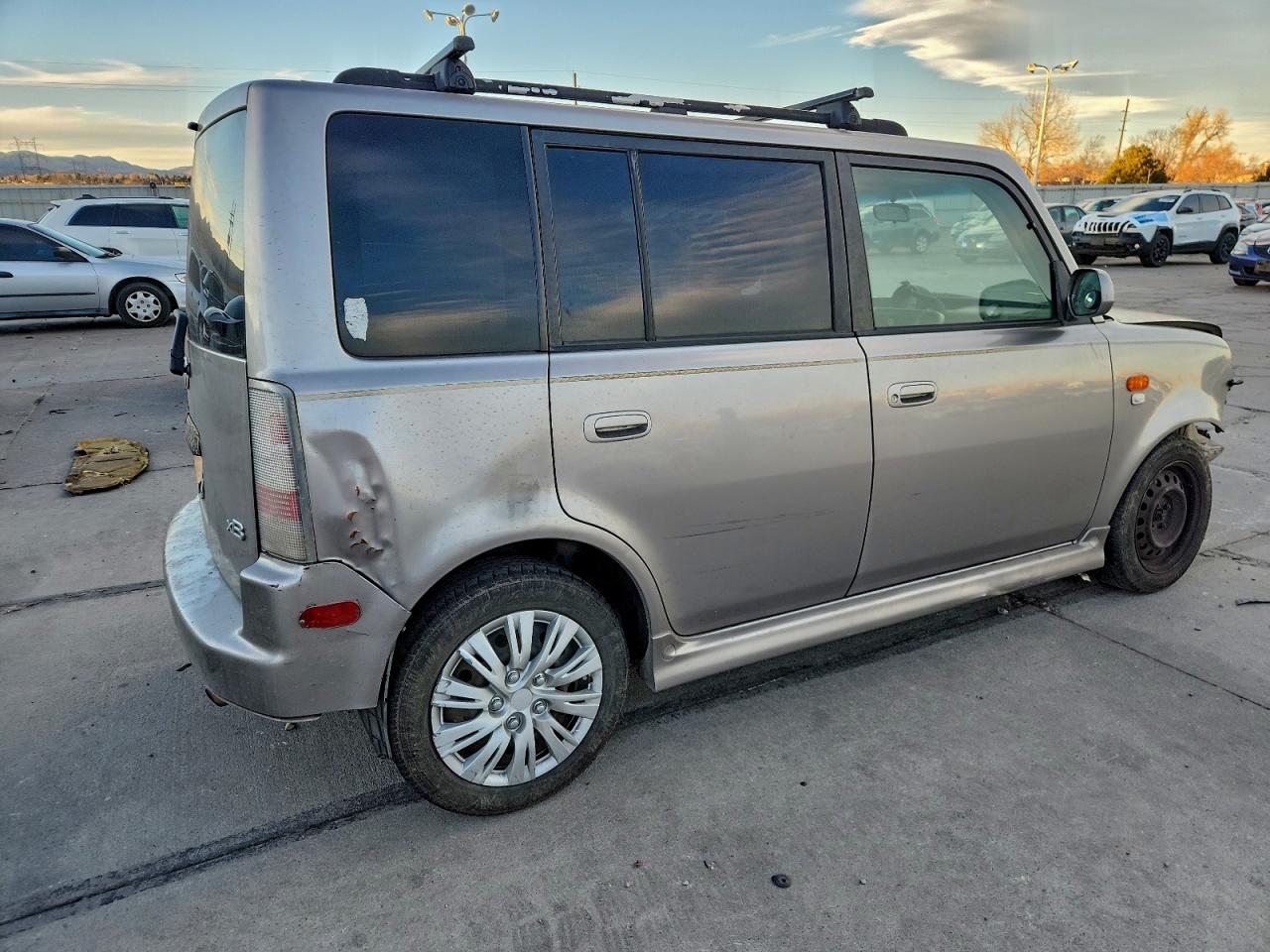Toyota Scion Xb Image 6