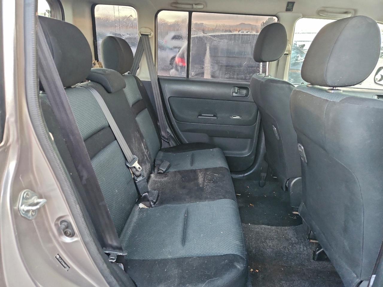 Toyota Scion Xb Image 9