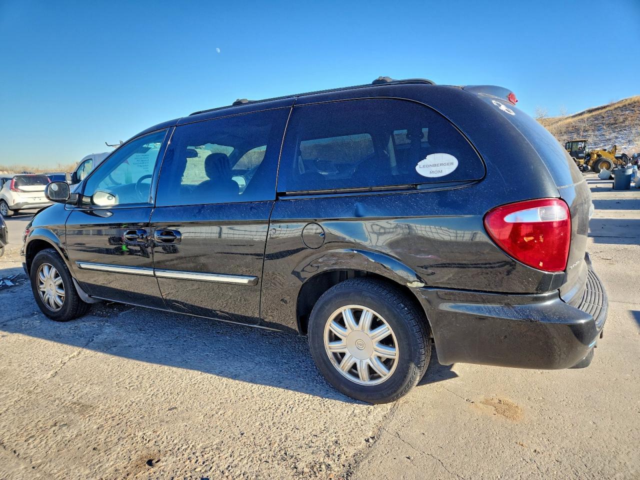 Chrysler Minivan Touring Image 7