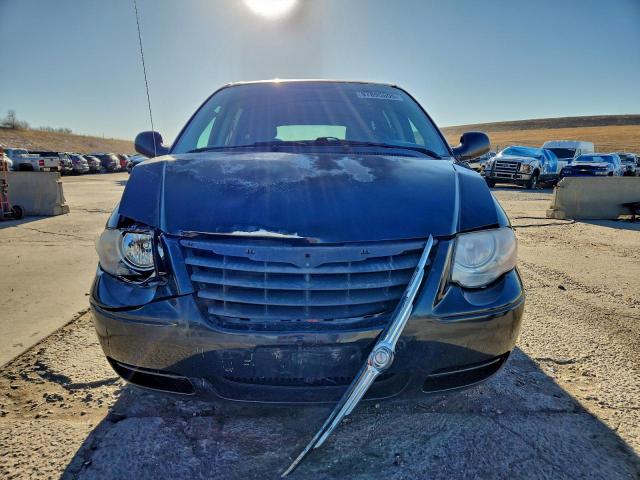 Chrysler Minivan Touring Image 3