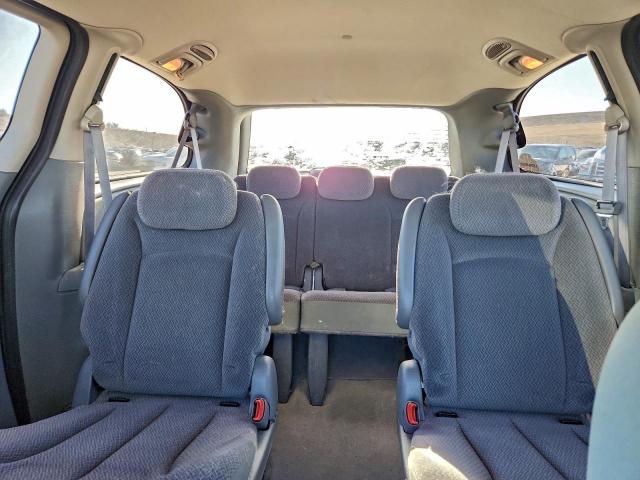 Chrysler Minivan Touring Image 8