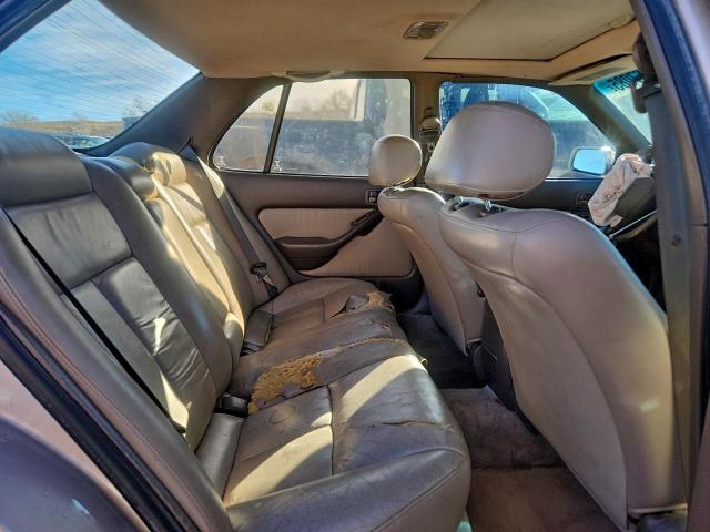 Toyota Camry Le Image 3