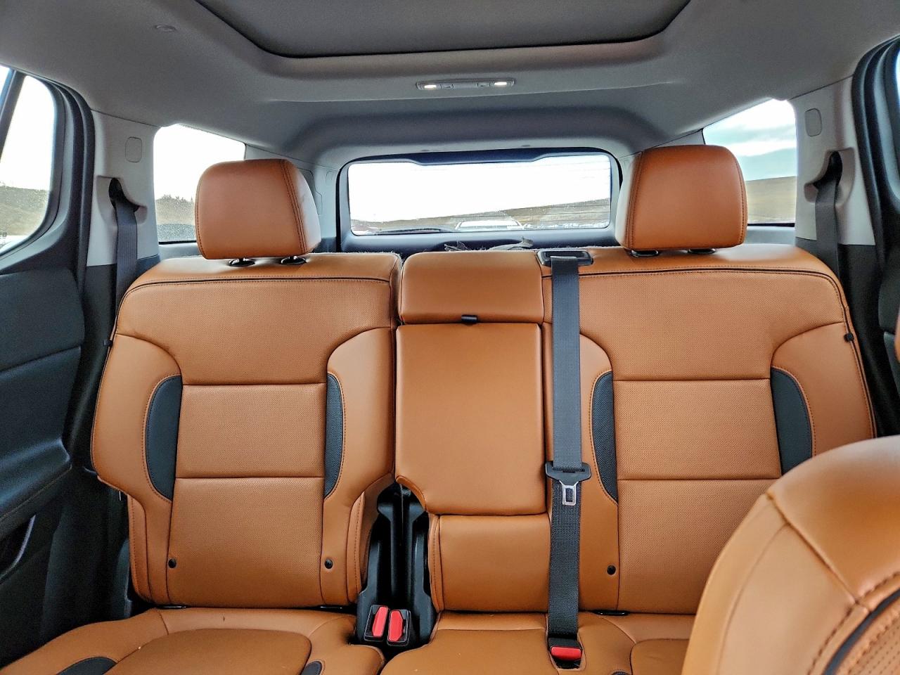 GMC Acadia At4 Image 7