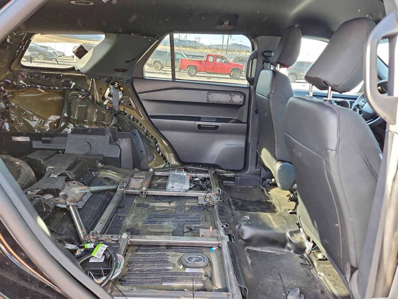 Ford Explorer Police Interceptor Image 10