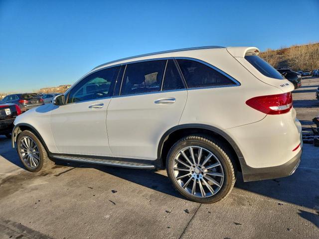 Mercedes-Benz GLC 300 Image 4