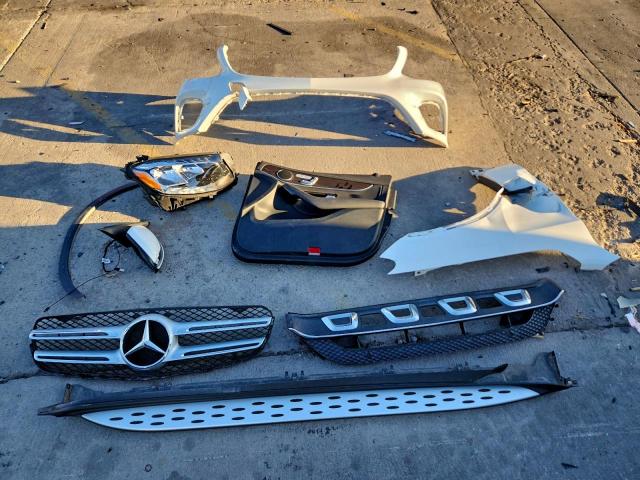 Mercedes-Benz GLC 300 Image 13