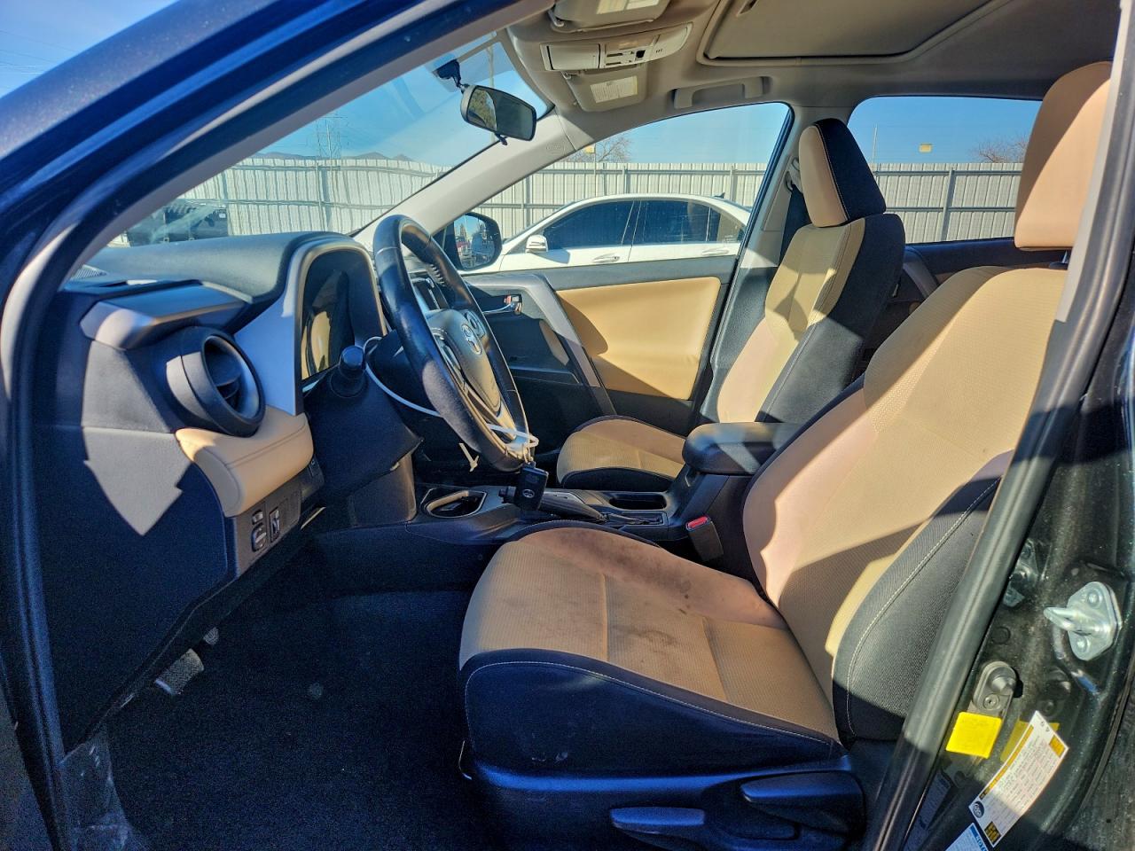 Toyota RAV4 Xle Image 10