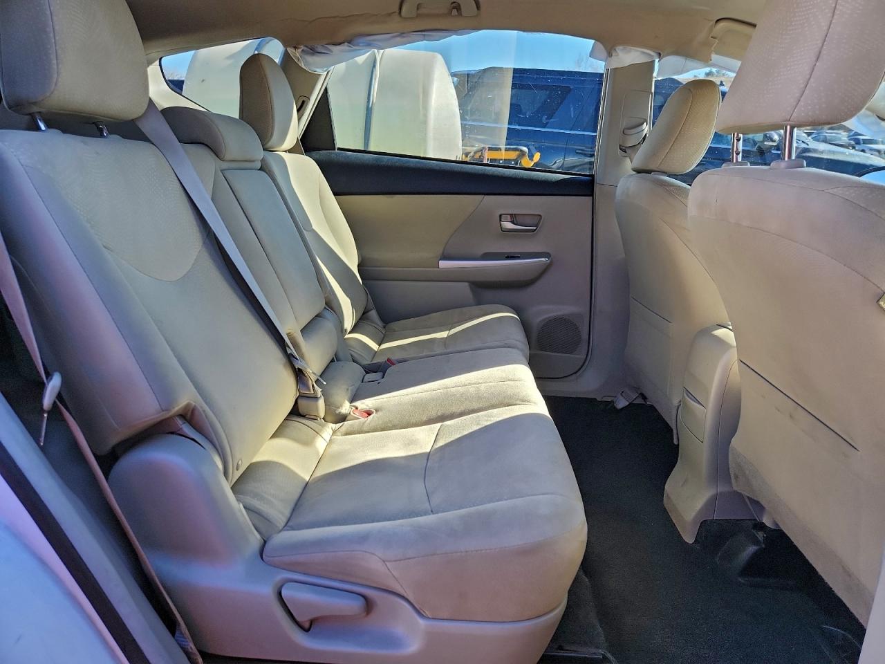 Toyota Prius Image 11