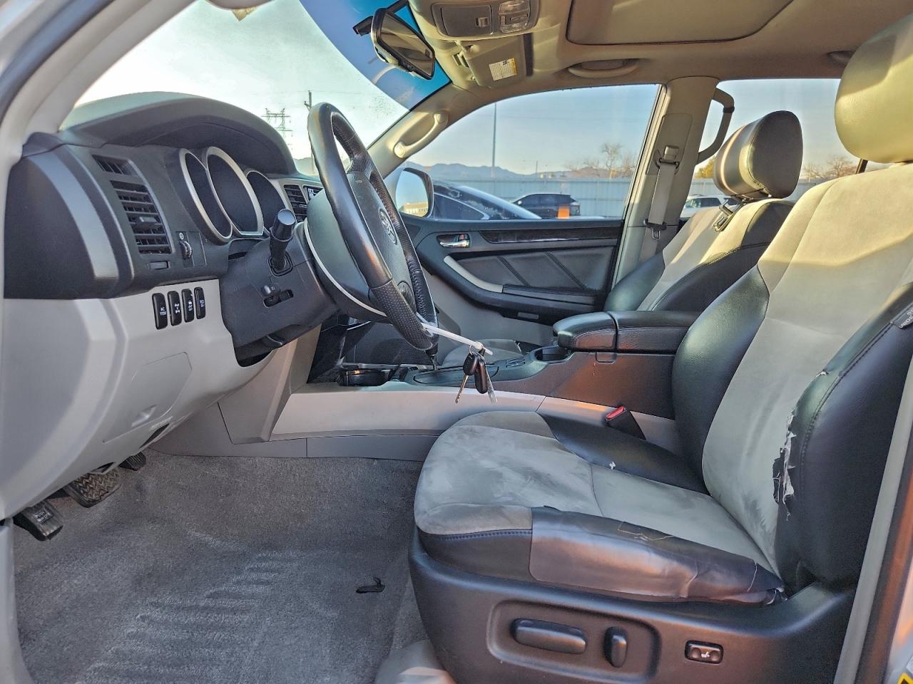 Toyota 4Runner Sr5 Image 6