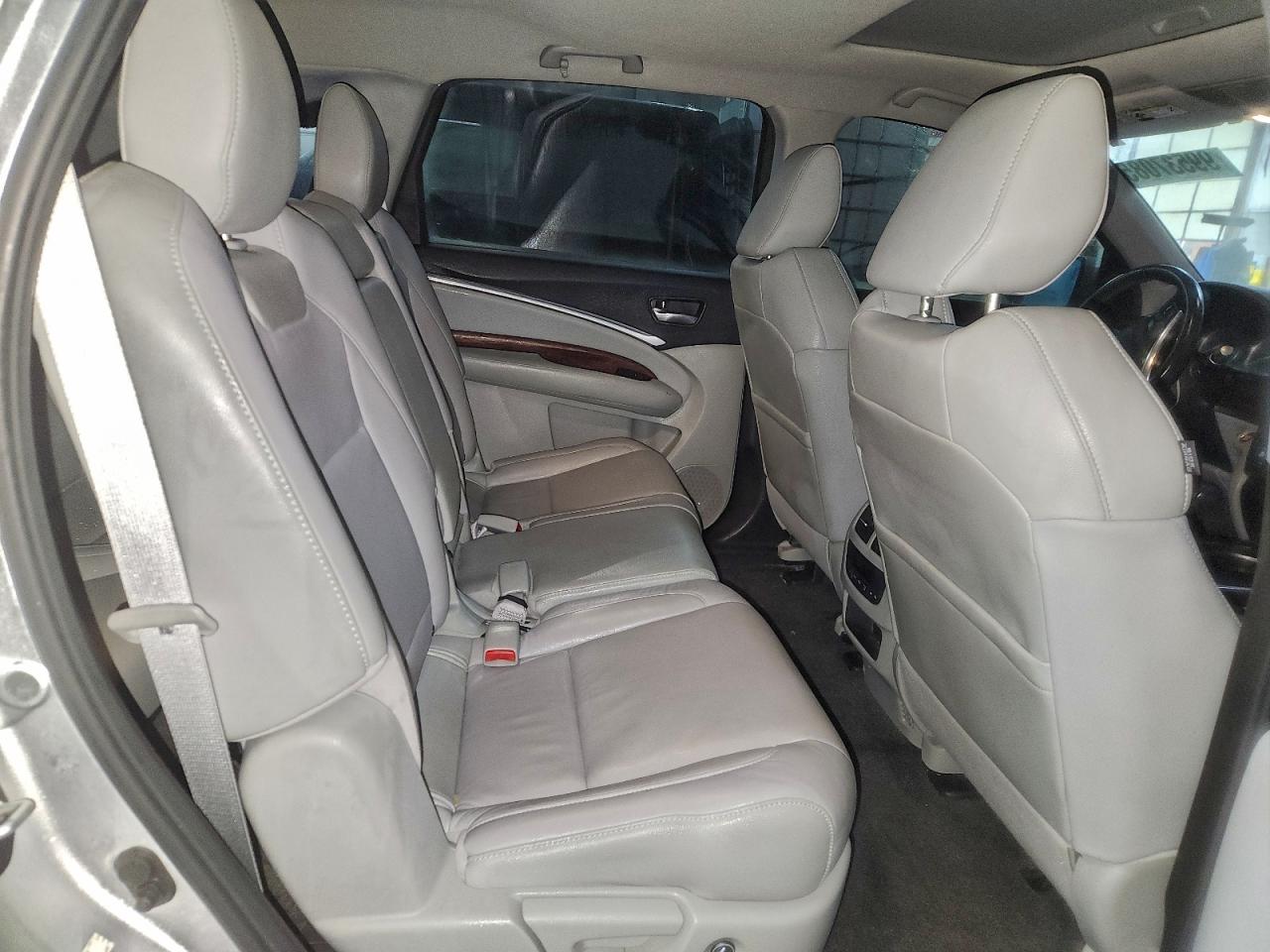 Acura MDX Image 11