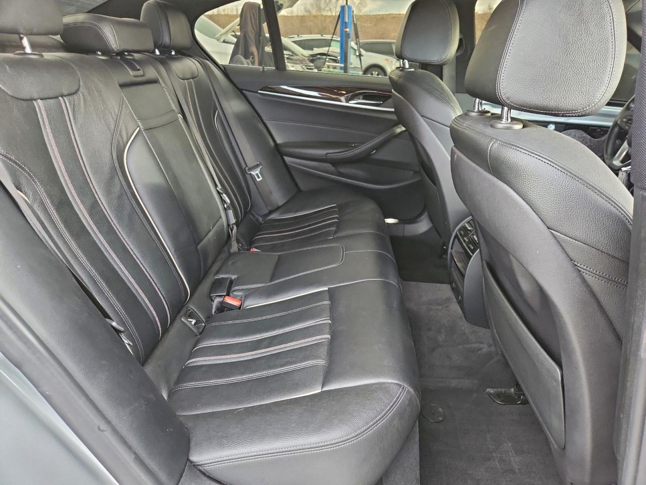 BMW 5 Series Xi Image 3