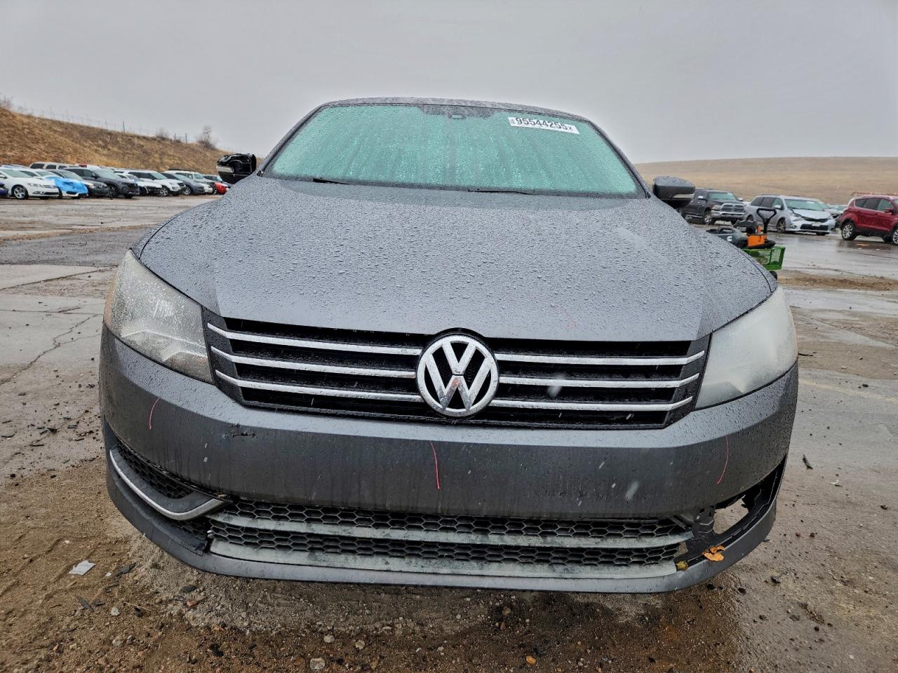 Volkswagen Passat S Image 7