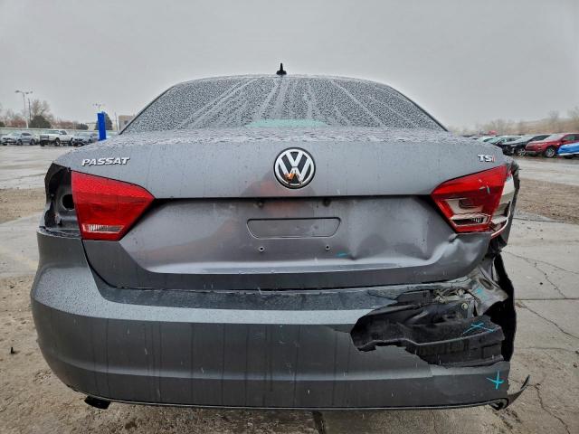 Volkswagen Passat S Image 8