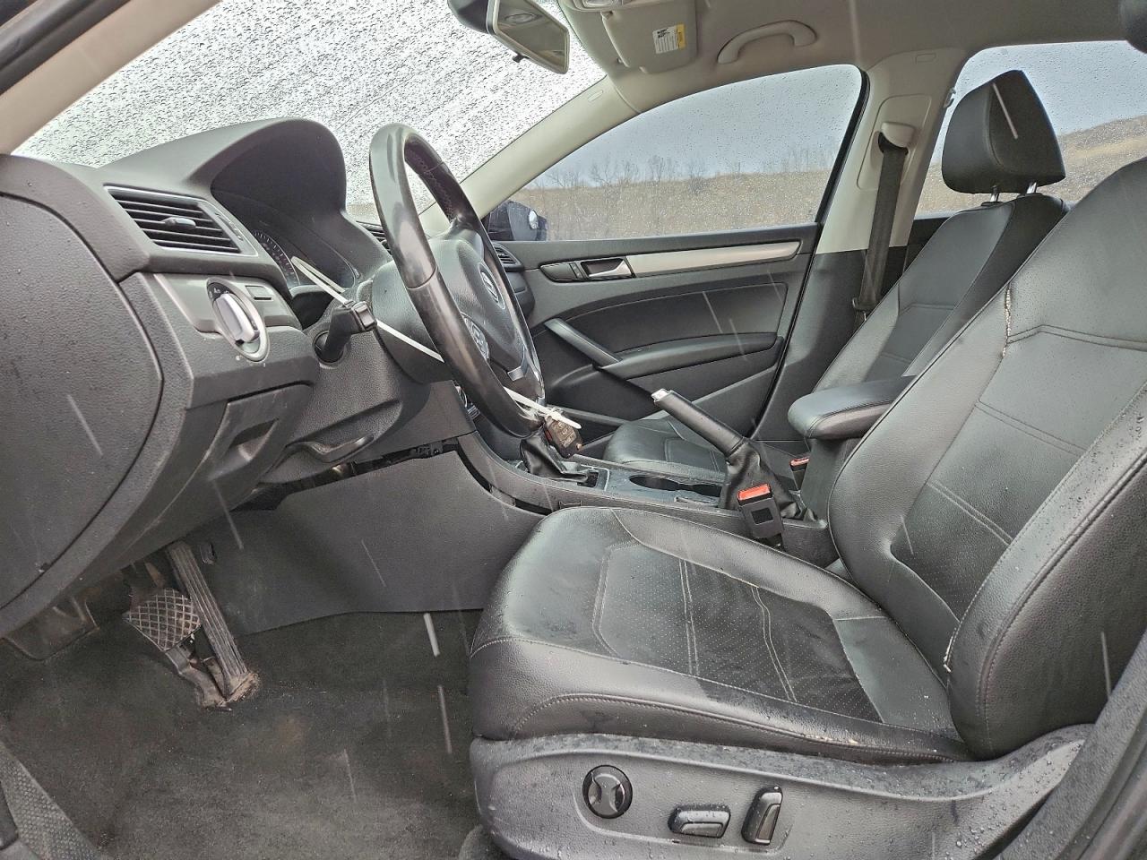 Volkswagen Passat S Image 5