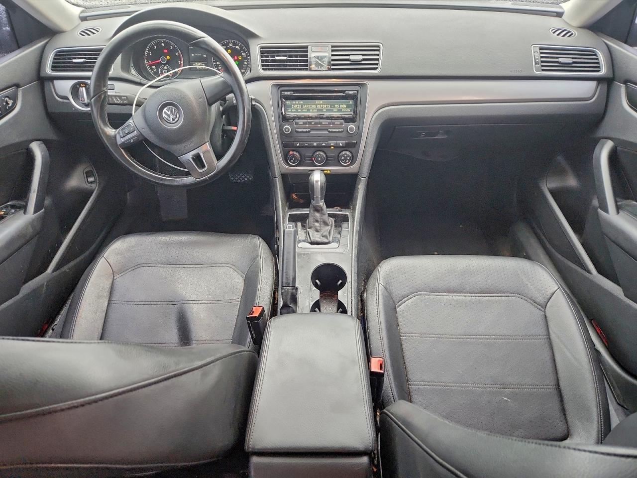 Volkswagen Passat S Image 6