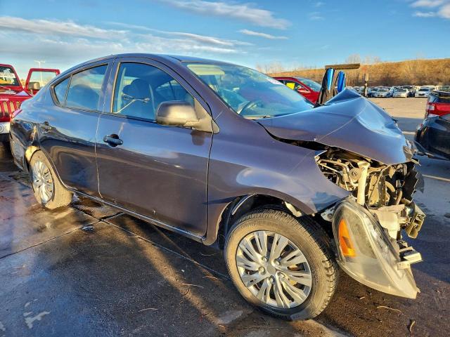 Nissan Versa S Image 5