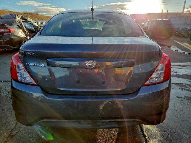 Nissan Versa S Image 3