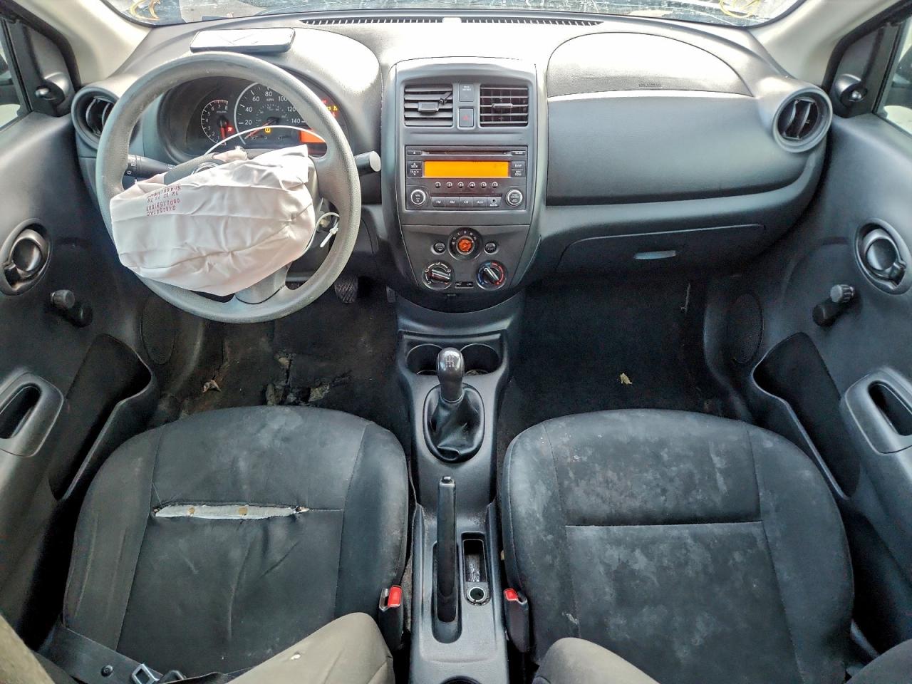 Nissan Versa S Image 13