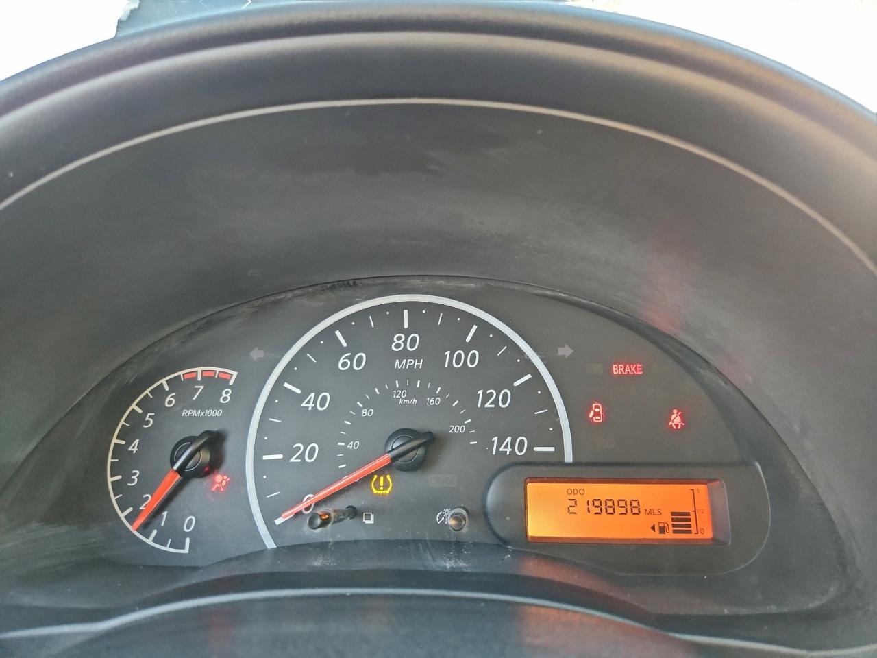 Nissan Versa S Image 4