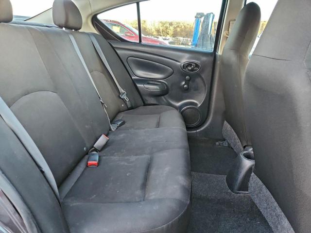 Nissan Versa S Image 11