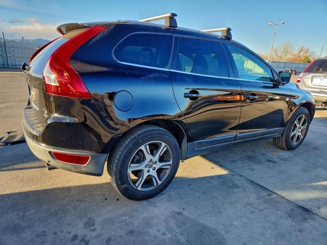 Volvo XC60 T6 Image 2