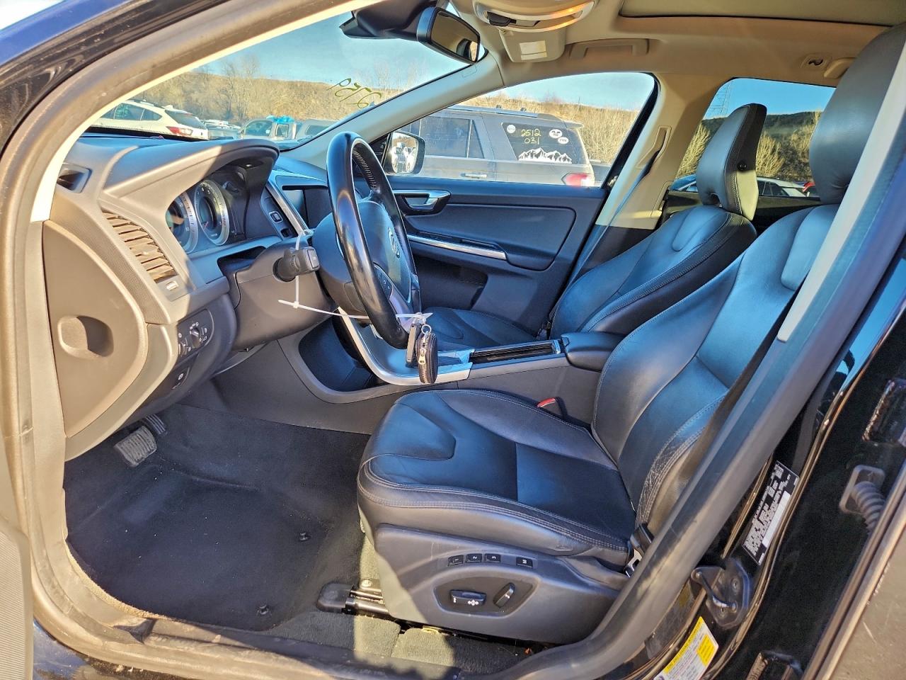 Volvo XC60 T6 Image 13